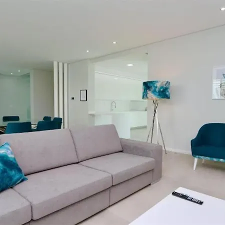 Luxury Detached Portuguese 6 Bedrooms Waterfall Only 5 Minutes From The Marina Vilamoura Villa