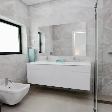 Luxury Detached Portuguese 6 Bedrooms Waterfall Only 5 Minutes From The Marina Vilamoura Villa Quarteira