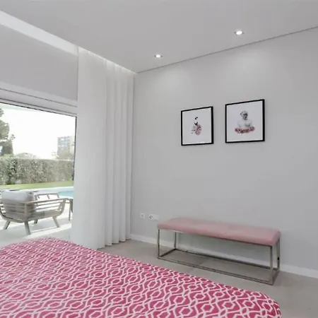 Luxury Detached Portuguese 6 Bedrooms Waterfall Only 5 Minutes From The Marina Vilamoura Villa