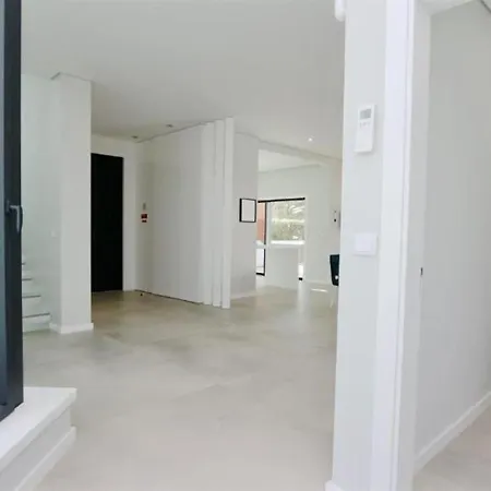 Luxury Detached Portuguese 6 Bedrooms Waterfall Only 5 Minutes From The Marina Vilamoura Quarteira