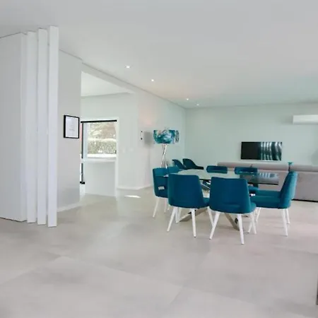 Luxury Detached Portuguese 6 Bedrooms Waterfall Only 5 Minutes From The Marina Vilamoura * Quarteira