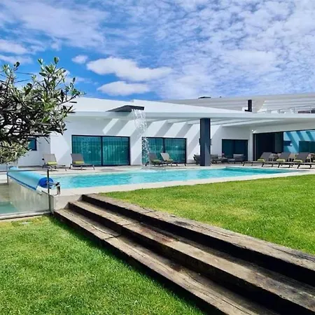 Luxury Detached Portuguese 6 Bedrooms Waterfall Only 5 Minutes From The Marina Vilamoura Villa *